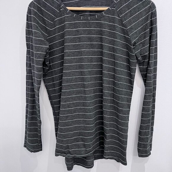 LULULEMON long sleeve gray with white stripe. Scoop neck - Picture 1 of 4